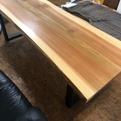 新品 完成品 無垢 一枚板ダイニングテーブル 近場配送可能です。の画像