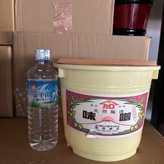 味噌が入っていた容器の画像