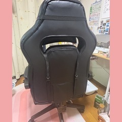 ゲーミングチェアの画像