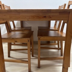IKEA ダイニングテーブルの画像