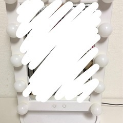 ライト付き鏡の画像