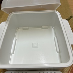 哺乳瓶レンジ消毒ケースの画像