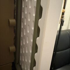 長くて軽いテーブルの画像