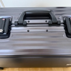 メルセデスベンツスーツケース
の画像