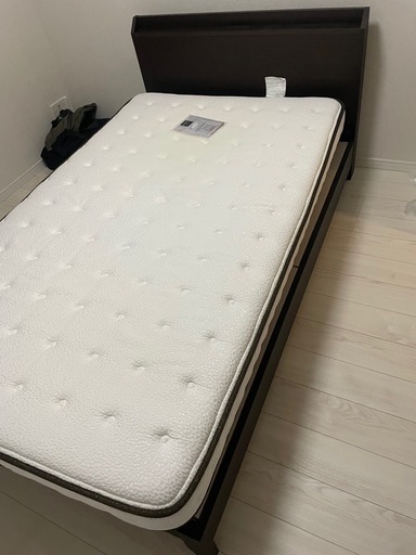 ダブルベッド　中古品　希少　イタリア製　自宅保管　美品 ダブルベッド 中古品 希少 イタリア製 自宅保管 美品 （Molteni