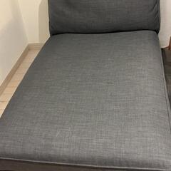 ソファー写真の一脚のみ1人用の画像