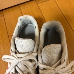 adidasスニーカーの画像