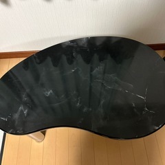雲型テーブルの画像