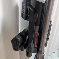 アイリスオーヤマ　コードレス掃除機　スタンド付きの画像