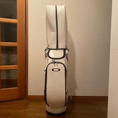 オークリーキャディーバッグの画像