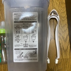 哺乳瓶と消毒セットの画像