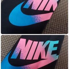 Nike ブラック レギンス カラフルロゴ【116〜122センチ】の画像