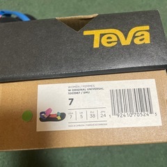 【美品】Teva 5色ストライプ　サンダルの画像