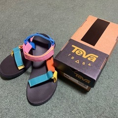 【美品】Teva 5色ストライプ　サンダルの画像