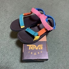 【美品】Teva 5色ストライプ　サンダルの画像