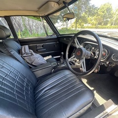 MGB GT 内装新品の画像