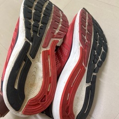 ランニングシューズ　24.5の画像