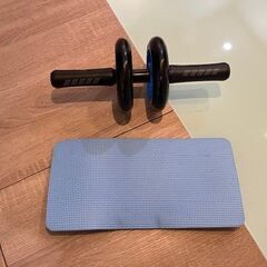 腹筋ローラー　　マット付き　　三日坊主品の画像