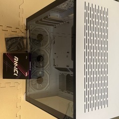 LIANLI O11 DYNAMIC WHITE リアンリ PCケース　ファン　セットの画像