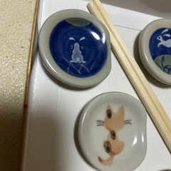 うさぎと猫の箸置きの画像