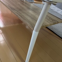 ガラステーブルの画像