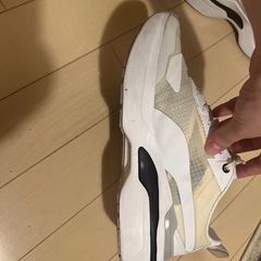 プーマ厚底スニーカー24センチ白の画像
