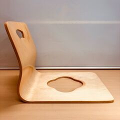 木製座椅子の画像