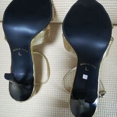 新品 　日本製 ゴールド＆ビジューハイヒール　 Lサイズの画像