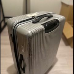 キャリーケース　大きいサイズの画像