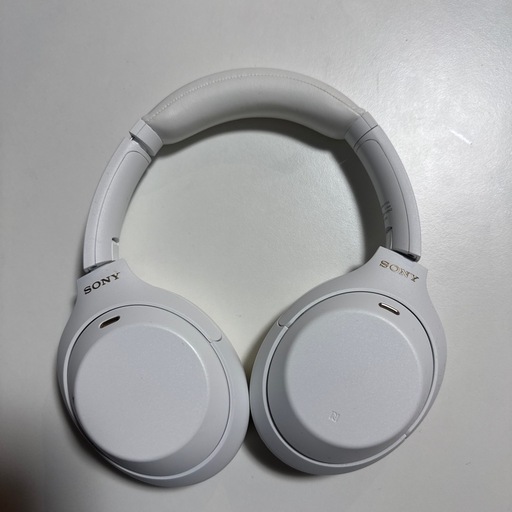 SONY ヘッドフォン　
WH-1000XM4