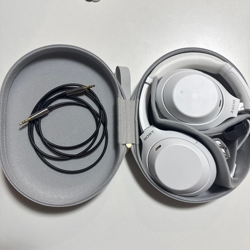 SONY ヘッドフォン　
WH-1000XM4