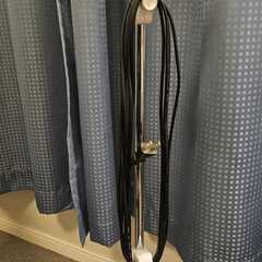 コード付き掃除機（4mコード・付属ノズルあり）/ Vacuum Cleaner with Cord (4m Cord, Floor Head & Crevice Tool)の画像