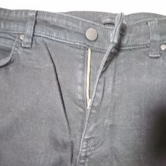 ♠　UNIQLO ウルトラストレッチジーンズ　ダメージデニム　ミドルライズ　ブラック　27インチ　68.5cm　レディース  ユニクロの画像