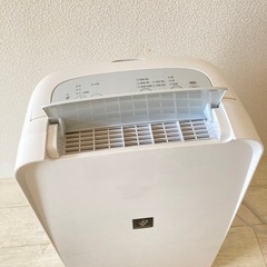SHARP 除湿機 CV-J71-W ベストセラーの画像