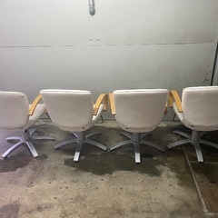 スタイリングチェア　カットチェア　美容室椅子　4脚セットの画像