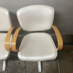 スタイリングチェア　カットチェア　美容室椅子　4脚セットの画像