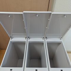 ニトリ ゴミ箱 横型3分別 プッシュペールワゴン(20Lx3) 8450983 【中古・無料】の画像