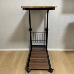サイドテーブル キャスター付きの画像