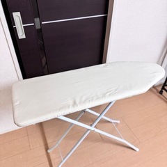 脚付アイロン台　⚠️8/3(日)までに自宅まで引き取りにいただける方限定の画像