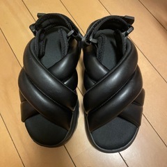 厚底サンダル 未使用の画像