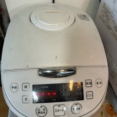 洗濯機、電子レンジ、炊飯器、ガスコンロの画像