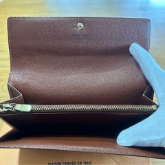 正規品
ルイヴィトン財布の画像