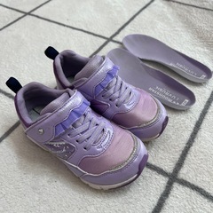 キッズ　スニーカー17.5センチの画像