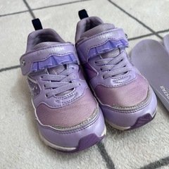 キッズ　スニーカー17.5センチの画像