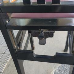 昇降椅子の画像