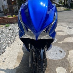 ホンダ PCX JF28 無限マフラー／ローダウン／エアロ【美車】の画像