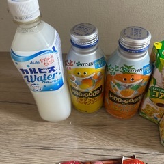 お菓子、ドリンクまとめ売りの画像