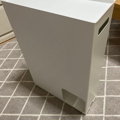 トイレットペーパーストッカー
の画像