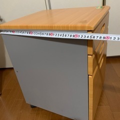 キャスター付きデスクワゴンの画像