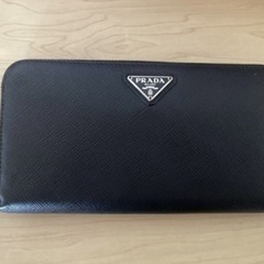 ‼️本日31日限り、以降値上げ‼️美品　希少　プラダ長財布の画像